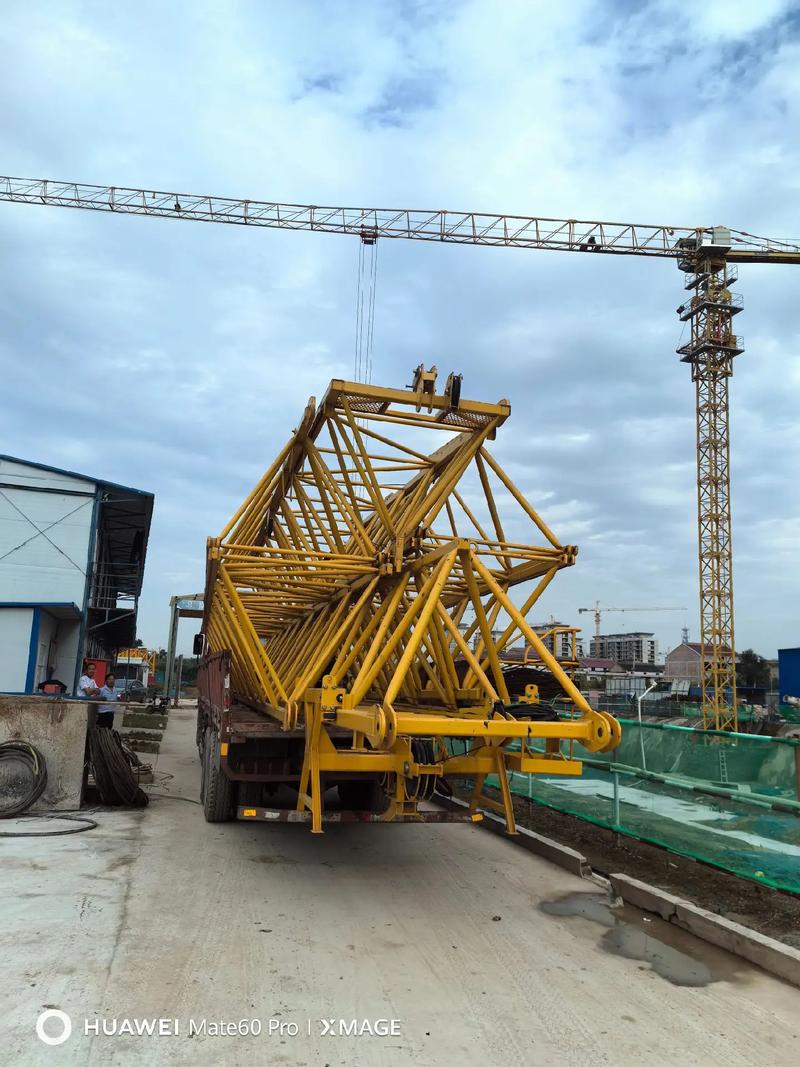 陜西龍勝翔建筑工程 優(yōu)質70塔機長期租賃服務